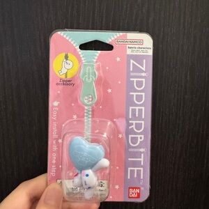 Urban Outfitters Cinnamoroll ZipperBite